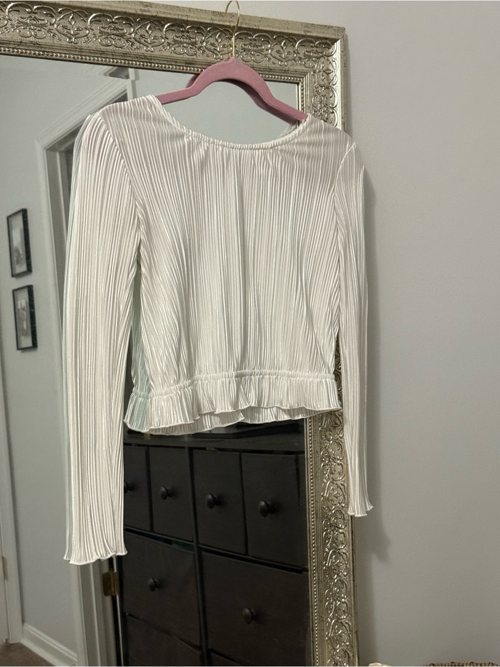 iris White Pleated Long-Sleeve Ruffle-Hem Blouse